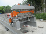 Roof panel double layer roll forming machine